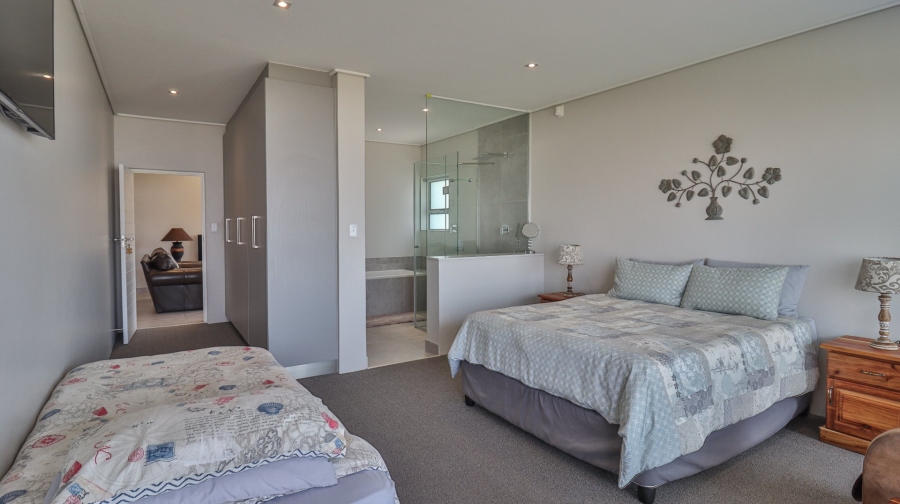 3 Bedroom Property for Sale in Pienaarstrand Western Cape